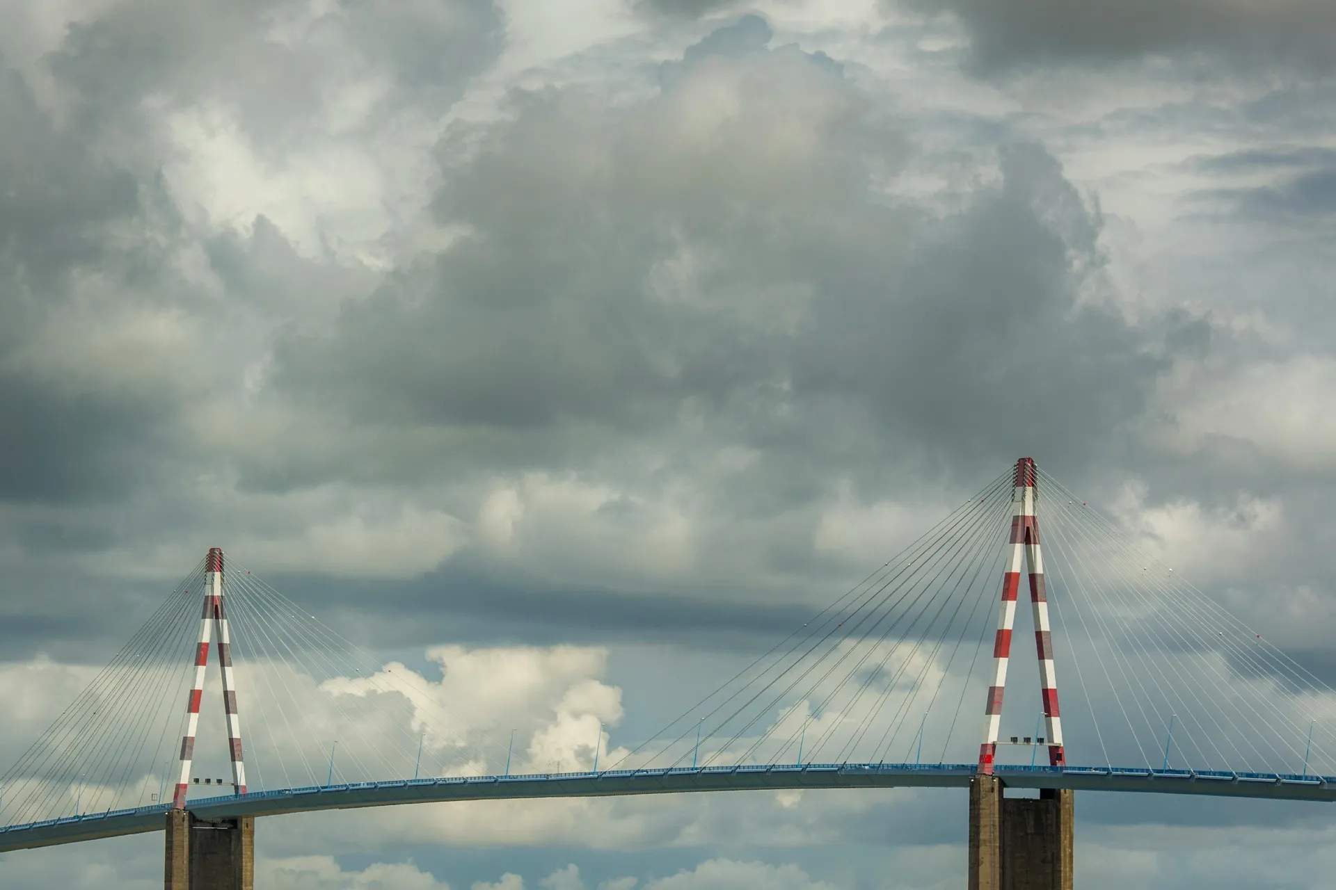Vue du pont de Saint-Nazaire — ville portuaire de Loire-Atlantique